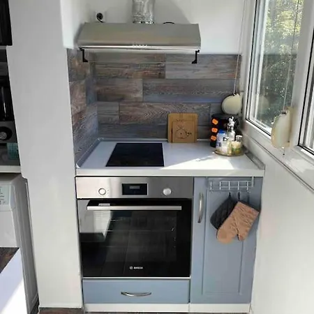 Sunny Seaside Retreat In 아파트 부르가스