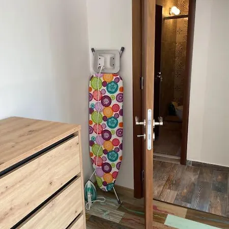 Sunny Seaside Retreat In アパート