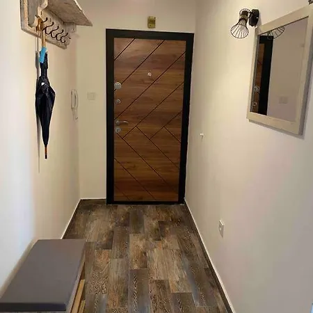 아파트 Sunny Seaside Retreat In