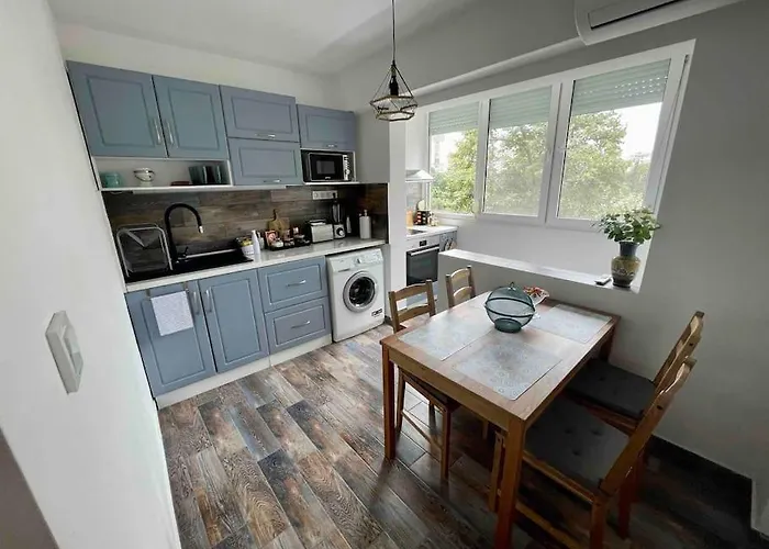 Apartman Sunny Seaside Retreat In