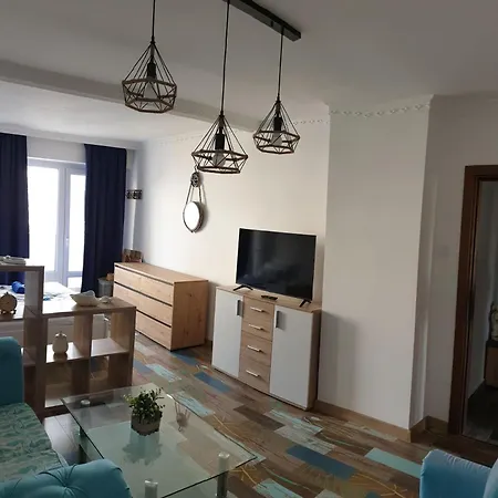 Sunny Seaside Retreat In Apartman *